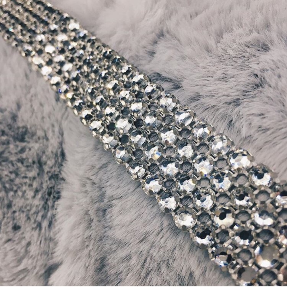 Crystal choker necklace